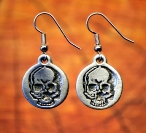 earrings skull