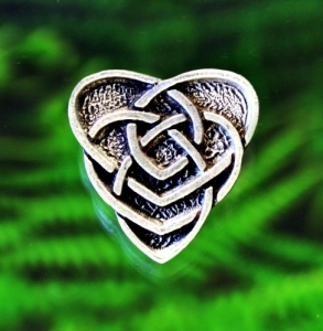Celtic Mother Knot Button 3/4 Inch (19 mm) Fine Pewter