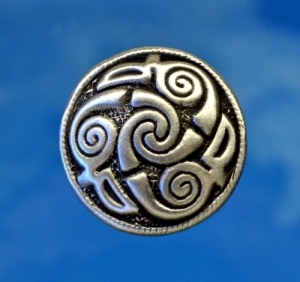 Celtic Water Button in Fine Pewter