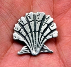 Sea Shell PendantMedieval Renaissance JewelryFine Pewter Escallop