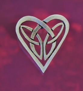 Celtic Knot Heart Pin
