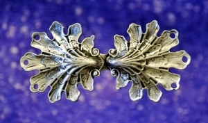 Sea Shell / Escallop Cloak Clasp