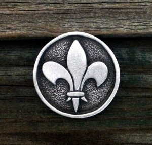 Round Fleur de Lis Pin