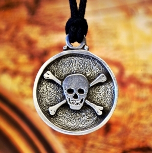 Skull and Crossbones Necklace in Fine Pewter