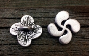 Basque Lauburu Shank Button 3/4 Inch (19 mm) Fine Pewter